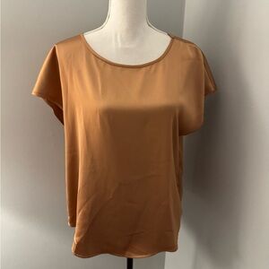 Tahari | Women’s Satin Cap Sleeve Blouse | Good/Tanl| Boxy | Size L